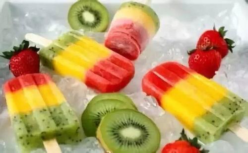 网红吃瓜冰棍视频,清凉一夏趣味十足